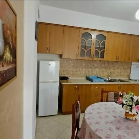 Apartment Vacation *