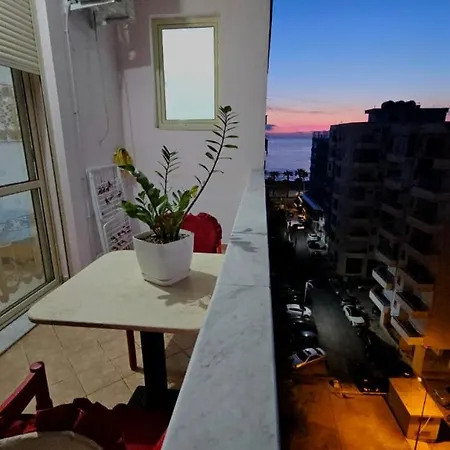 Apartment Vacation *